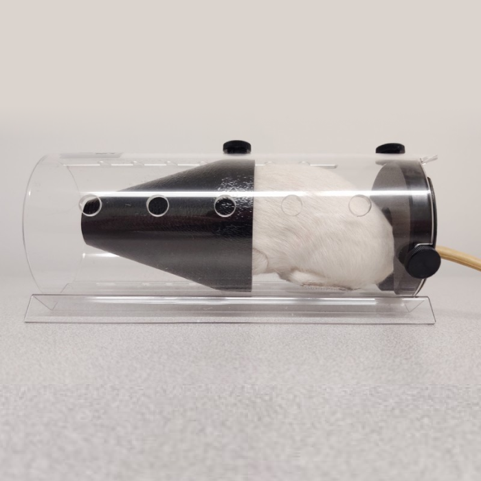 IMG_20191213_144850162 2 holder with tray Animal Handling Machine