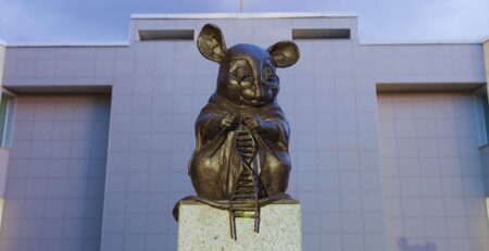 Monument to the Laboratory Mouse